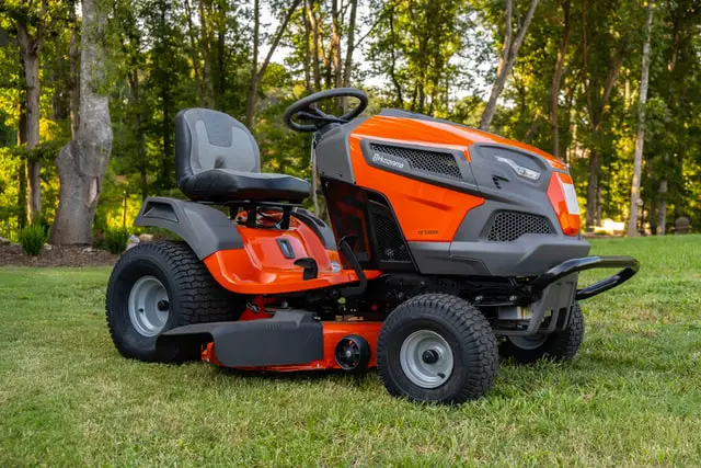 What Is the Average Cost of a Riding Lawn Mower?