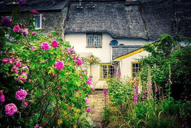 houses in UK with flower gardens